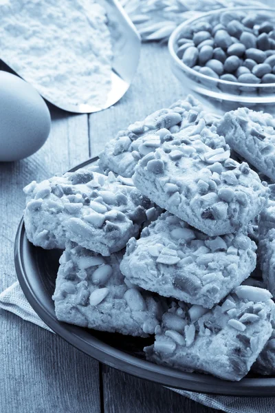 Zoete koekjes op hout — Stockfoto