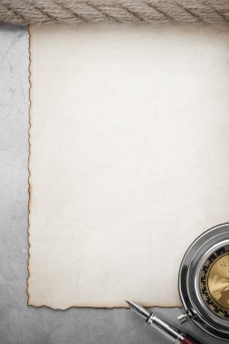 parşömen ve pusula