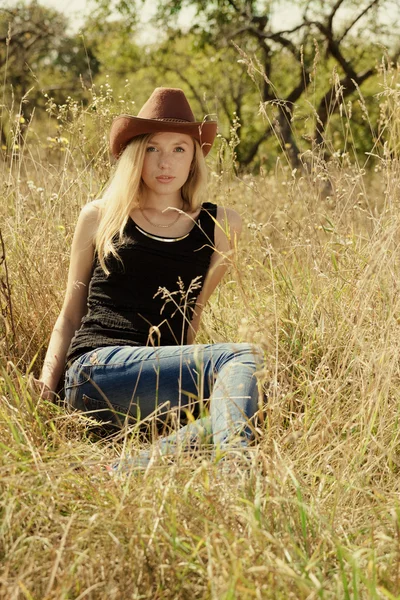 Mulher bonita jovem — Fotografia de Stock