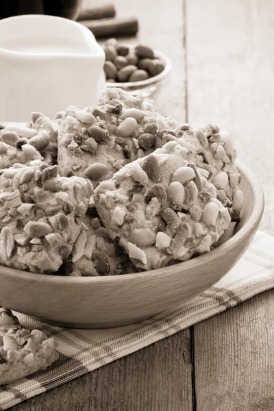 Zoete koekjes op hout — Stockfoto