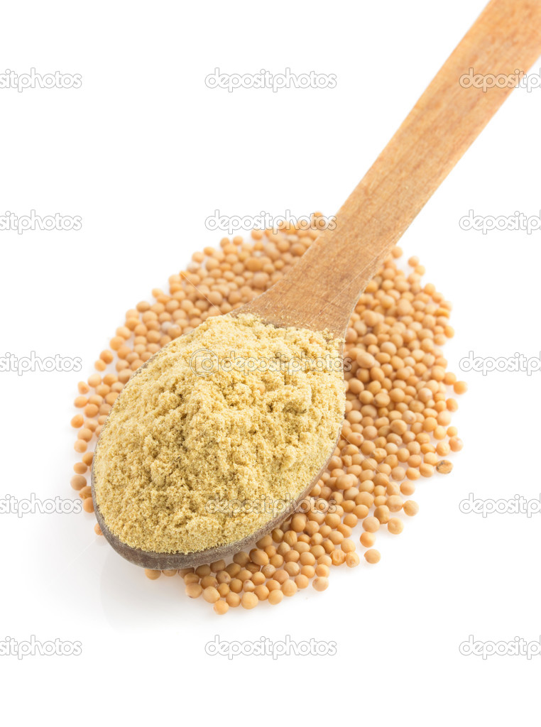 mustard powder in spoon