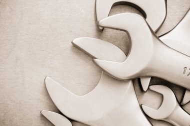 İngiliz anahtarı aracı