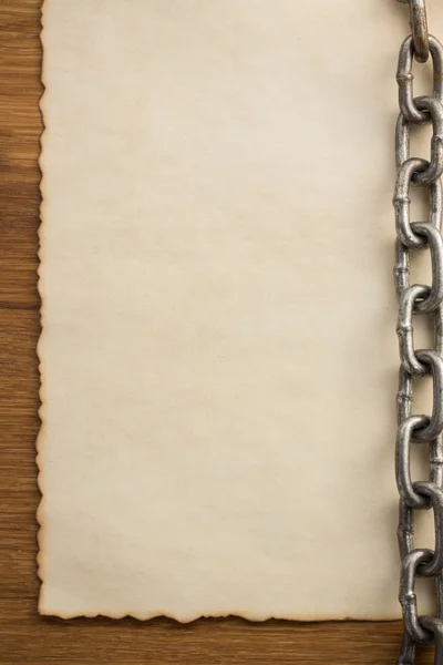Łańcuch i stary wzór papieru — Zdjęcie stockowe