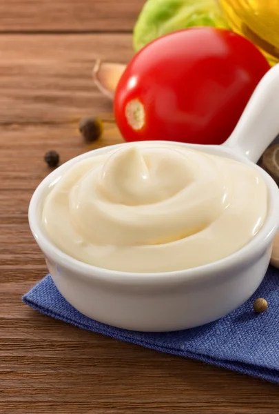 Sauce mayonnaise dans un bol — Photo