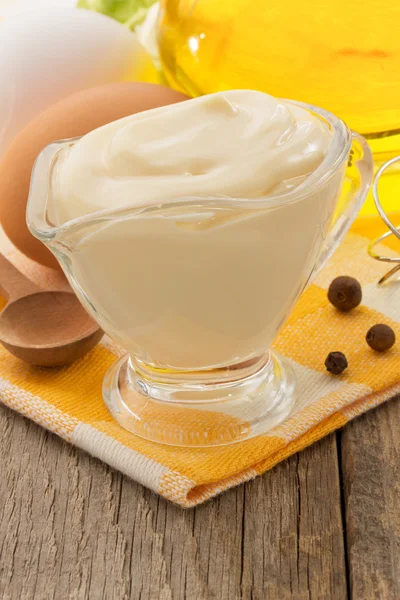 Mayonnaise-Sauce in Schüssel — Stockfoto