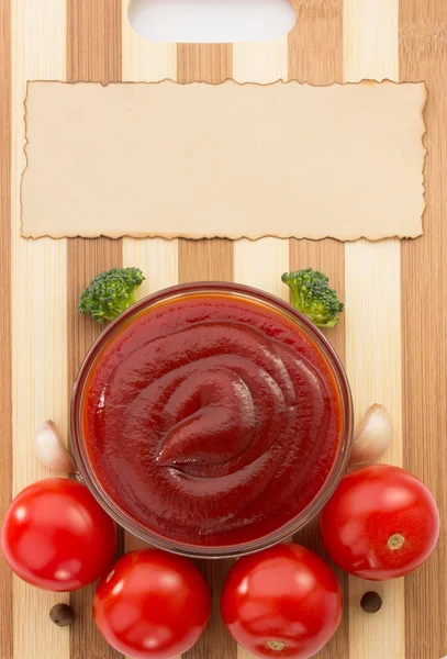 Sauce tomate dans un bol — Photo