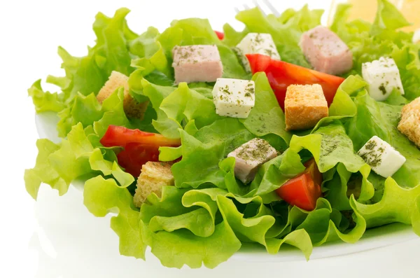 Салат в тарелке — стоковое фото
