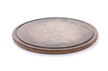 Beyaz arka planda izole edilmiş ev yapımı ekmek pişirmek için pizza kesme tahtası. Boş pizza tahtası beyazda