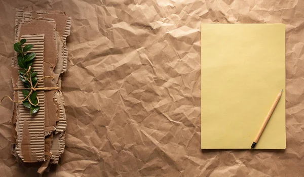 Отходы Картона Ноутбука Скомканной Бумажной Фоновой Текстуре Концепция Переработки Коричневая — стоковое фото