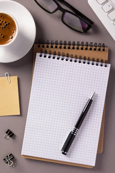 Manager Student Werkplek Notebook Met Vaste Benodigdheden Aan Tafel Achtergrond — Stockfoto