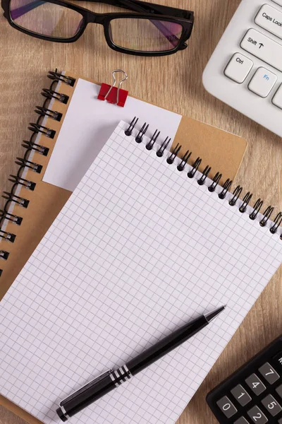 Zakelijk Student Werkplek Stationaire Benodigdheden Aan Bureau Tafel Achtergrond Studie — Stockfoto