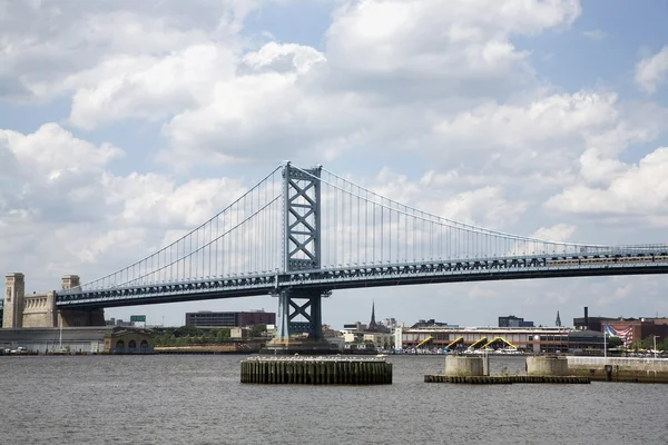 Benjamin Franklin Bridge — Stockfoto