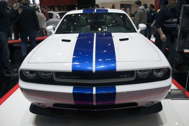 Dodge Challenger Srt8 392