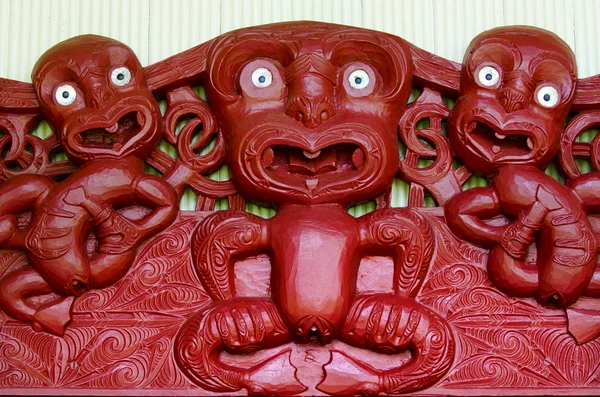 Esculturas em parede maori — Fotografia de Stock