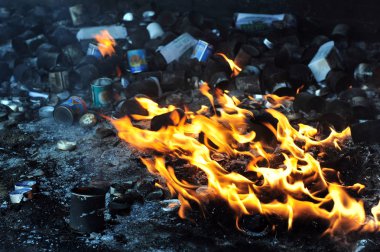 mumlar ve sıcak ateş etmek