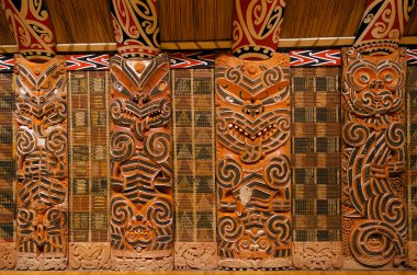 Maori ahşap oymalar