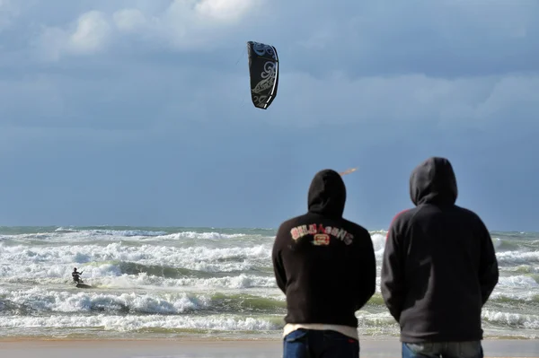 Esporte marítimo Kiteboarding — Fotografia de Stock