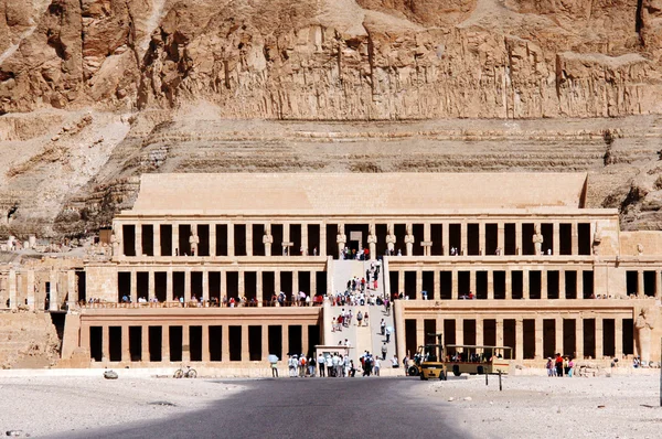 Templo Mortuorio de Hatshepsu —  Fotos de Stock