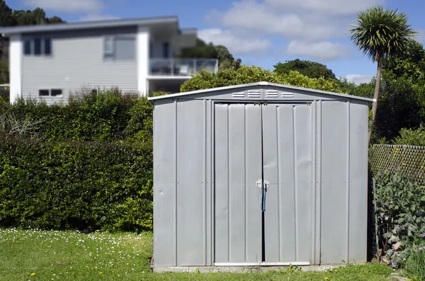 Kleines Gartenhäuschen — Stockfoto