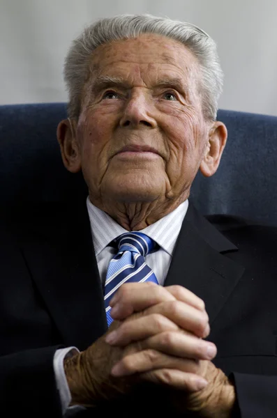 Portrait of happy old man — Stock Photo, Image