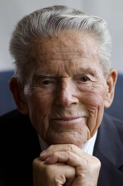 Portrait of happy old man — Stock Photo, Image