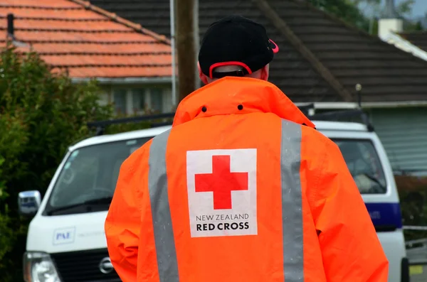 Red Cross volunteer — Stock Photo, Image