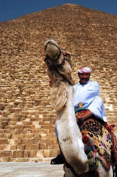 Великие пирамиды в Гизе — стоковое фото