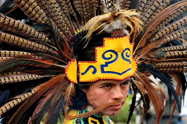 Azteekse folklore in zocalo vierkante, mexico-stad — Stockfoto