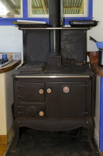 Old kitchen oven — Stock Photo, Image