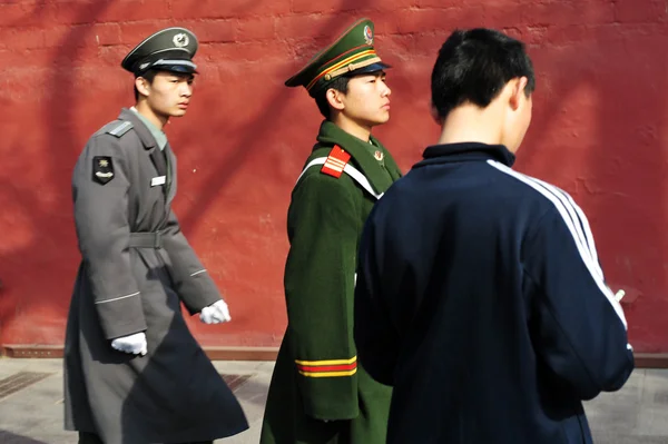 Beijing Çin'deki tiananmen Meydanı'nda güvenlik — Stok fotoğraf