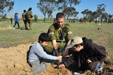 İsrailliler tu bishvat Yahudi tatil kutlamak