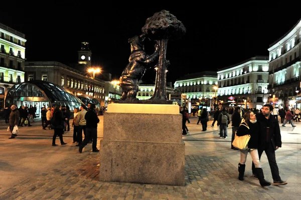 The Bear and the Madrono Tree in Madrid Spain — Stock Photo, Image