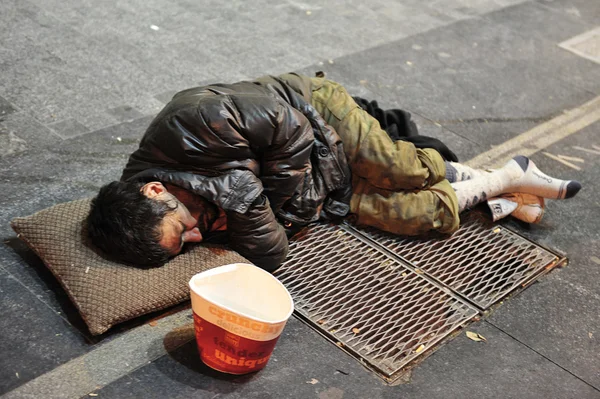 Poverty in Madrid Spain. — Stock Photo, Image