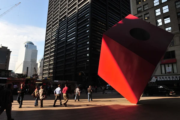 El cubo rojo de TraNoguchi en Manhattan Nueva York — Foto de Stock