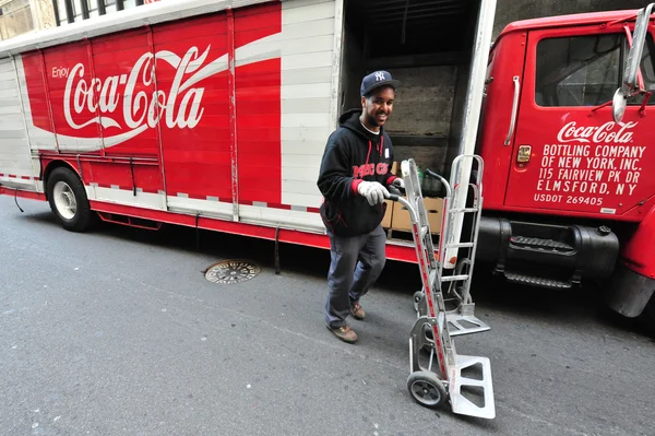 Companhia de engarrafamento Coca-Cola — Fotografia de Stock