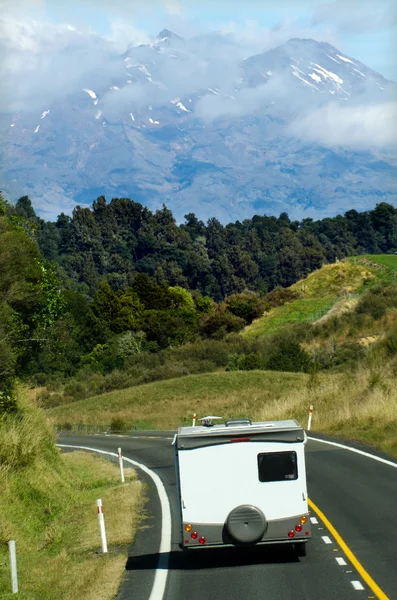 Auto-camper on the move — Stock Photo, Image