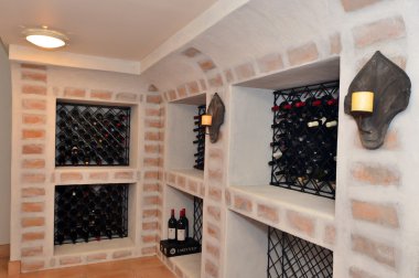 lüks ev şarap mahzeni