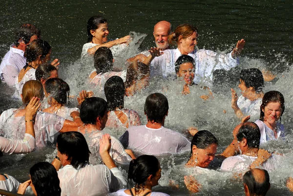Cerimônia de batismo no rio Jordão — Fotografia de Stock