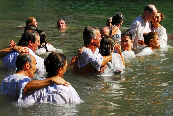 Ceremonia de bautismo en el río Jordán —  Fotos de Stock