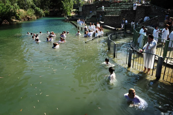 Ceremonia de bautismo en el río Jordán —  Fotos de Stock