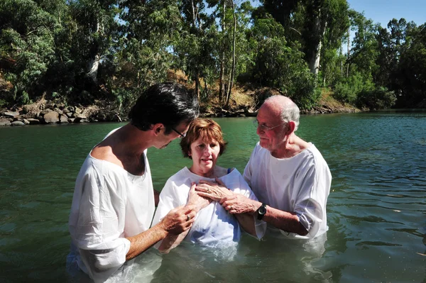 Ceremonia de bautismo en el río Jordán — Foto de Stock