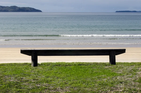 Empty bench — Stock Photo, Image