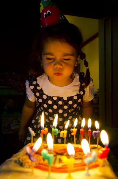 Μικρό πάρτι γενεθλίων κορίτσι — Φωτογραφία Αρχείου