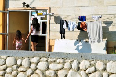 kiryat yoksulluk malachi, İsrail