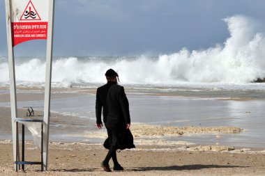 İsrail büyük dalgalar