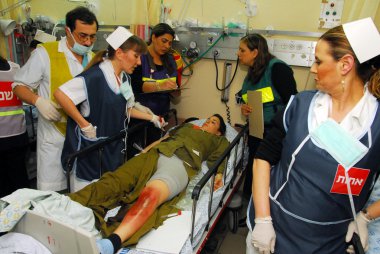İsrail sağlık ekipleri pratiği bir kitle kaza senaryosu