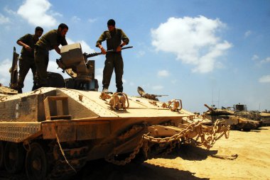 Kuzey Gazze Şeridi'ndeki İsrail savaşçıları