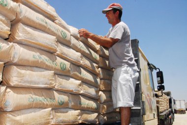 Israel Allows Goods Including Cement into Gaza clipart