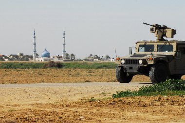 IDF devriye Gazze Şeridi sınır çiti boyunca