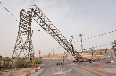 Havai enerji hattı devrildi